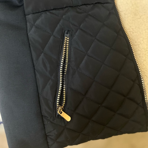 Ladies Navy Blue sleeveless vest, size L. Excellent condition. - Picture 4 of 5